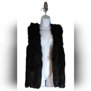 SEBBY COLLECTION Black Faux Fur Vest